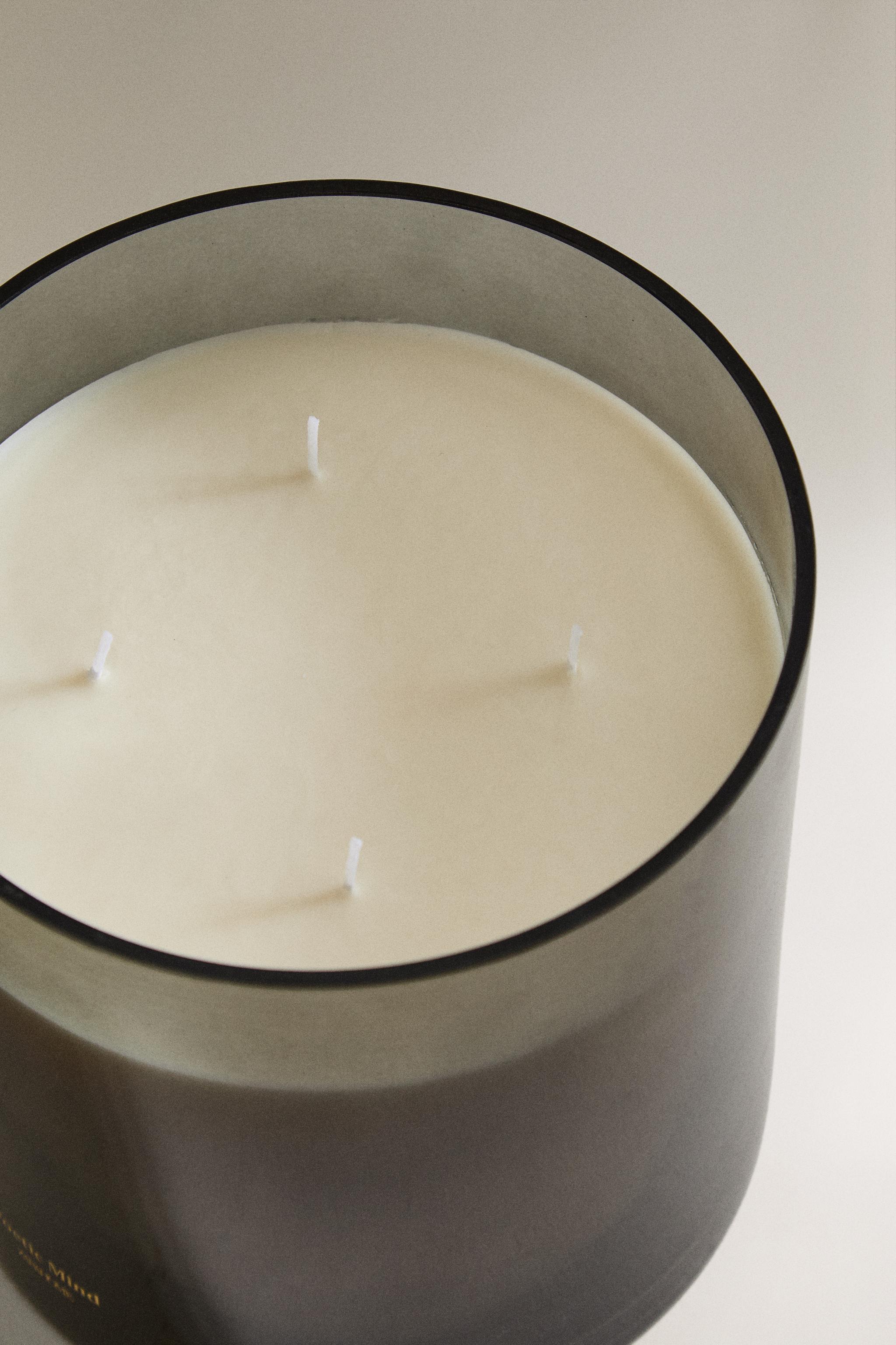 (2 KG) POETIC MIND SCENTED CANDLE